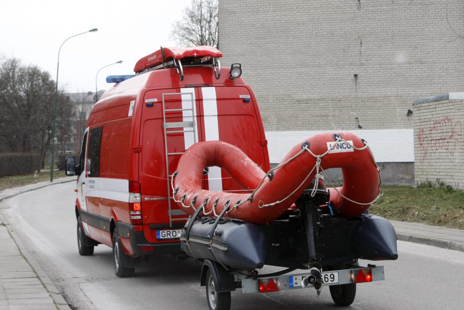 Ant Trinycių Tvenkinio Ledo Gelbėtojų Narų Komanda Kl Lt