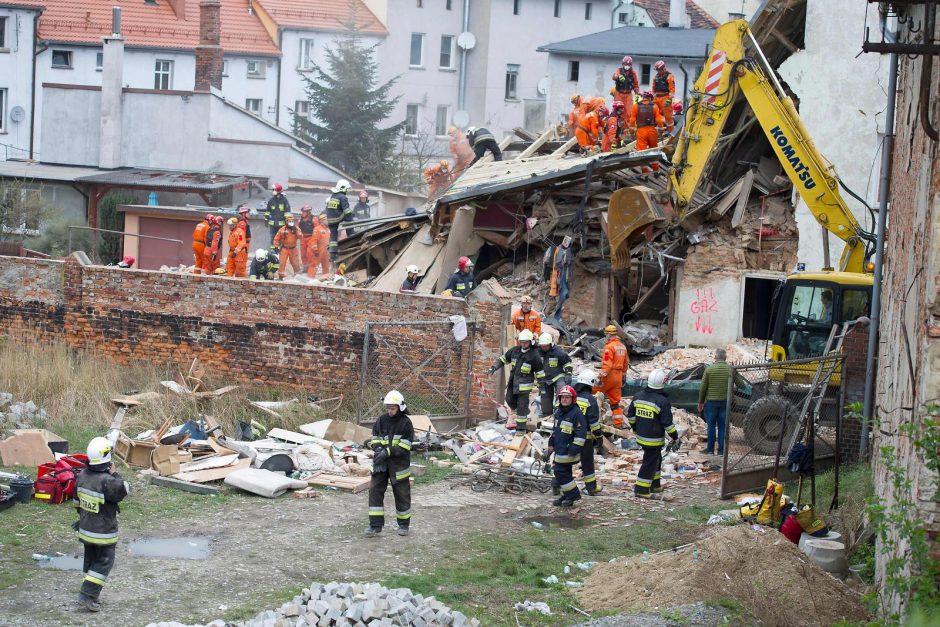 Lenkijoje sugriuvo daugiabutis, yra žuvusių 