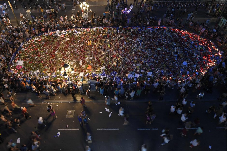 „Nebijanti“ Barselona demonstracijoje smerkė terorizmą