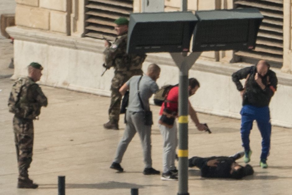 Marselio atakos įtariamasis išpuolio išvakarėse buvo paleistas iš areštinės