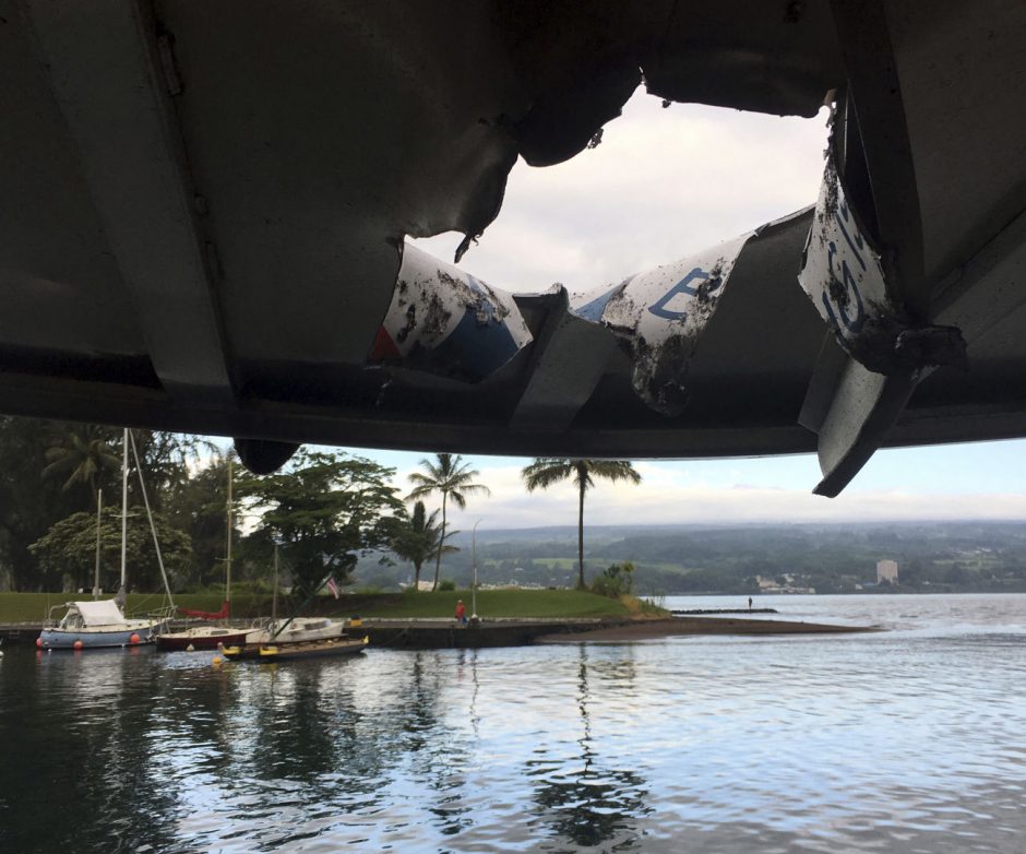 Havajuose ugnikalnio lavos bomba pataikė į laivą ir sužeidė 23 žmones