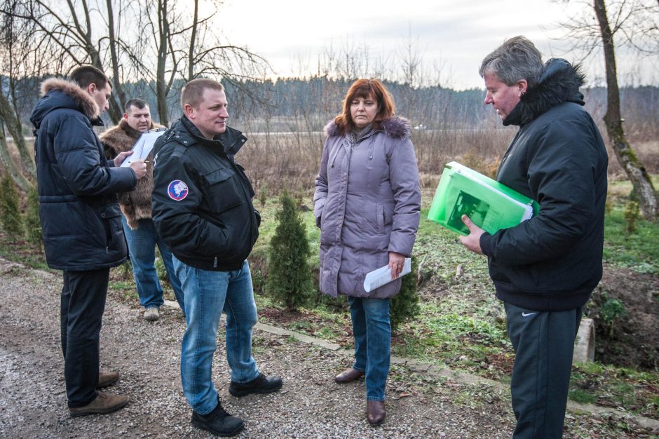 Kaimynų pykčiai į teismus įtraukė net seniūnę