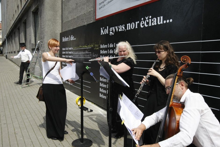 Ant teatro sienos – norai ir ateities siekiai