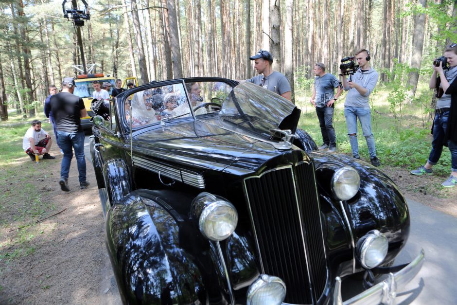 Filmui „Tarp pilkų debesų“ lėšų ieškoma Seime