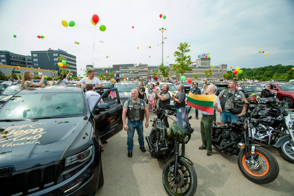 „Jeep“ gerbėjai Lietuvai dovanojo tautišką rekordą