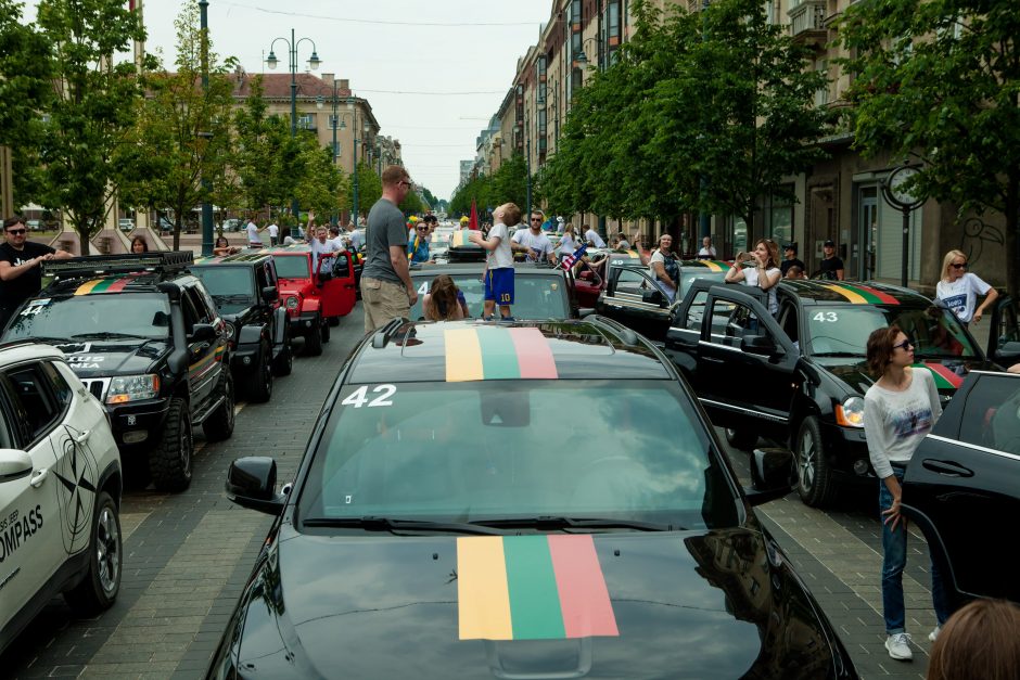 „Jeep“ gerbėjai Lietuvai dovanojo tautišką rekordą