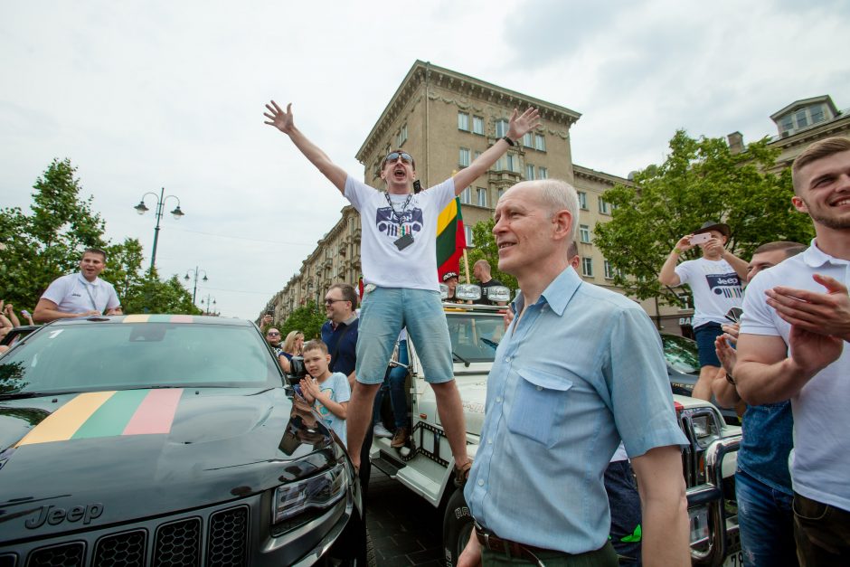 „Jeep“ gerbėjai Lietuvai dovanojo tautišką rekordą