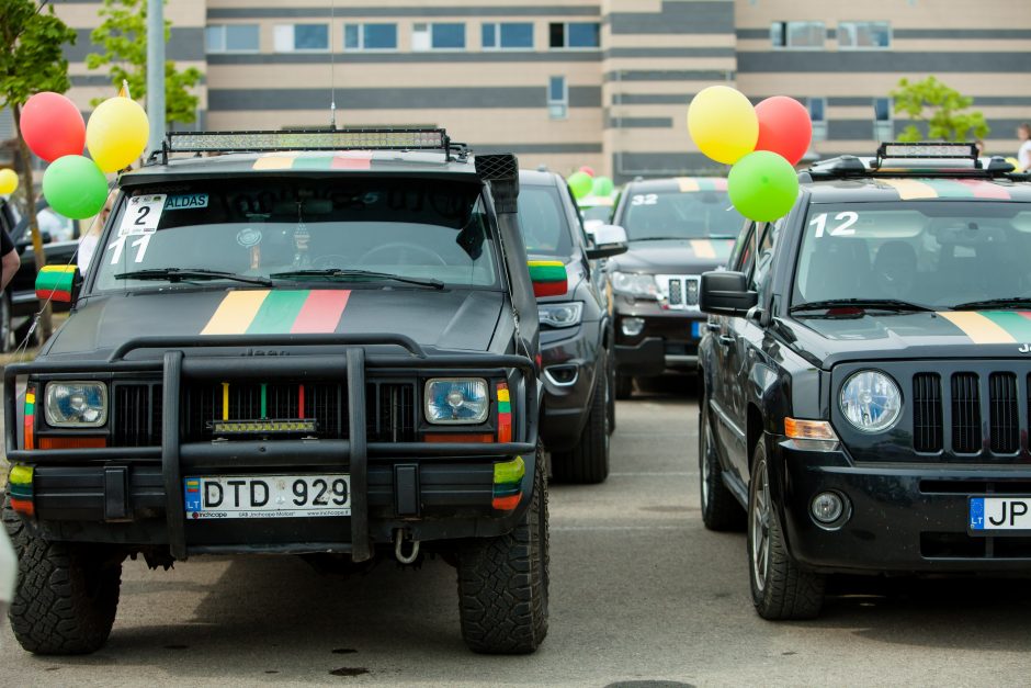 „Jeep“ gerbėjai Lietuvai dovanojo tautišką rekordą