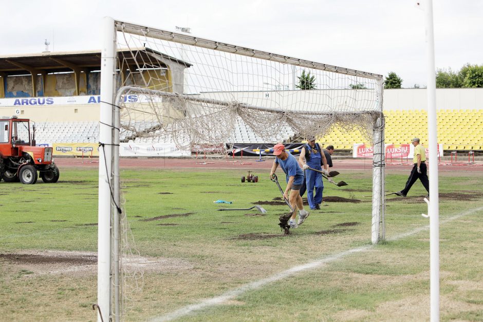 Klaipėdos stadiono vadovas vejai atvėrė savo piniginę