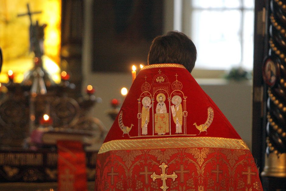 Ukrainos ortodoksų lyderis pirmojoje liturgijoje paragino šalį vienytis