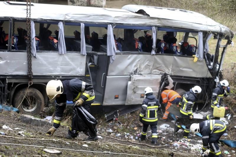 Belgijoje per autobuso avariją žuvo penki žmonės (papildyta) (foto)