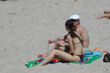 Peleninės paplūdimiuose skatintų rūkyti?