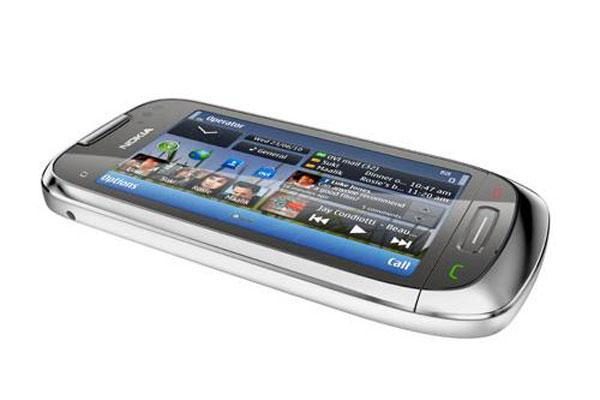 Naujojo „Nokia C7“ išmaniojo telefono dizainą sukūrė lietuvis