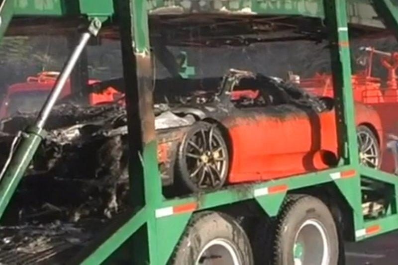 Vilniuje SudegÄ Automobilveziu Vezti Keturi Automobiliai Kl Lt