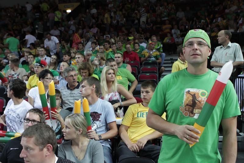 Į Klaipėdos areną plūdo minios žmonių