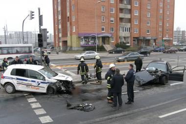 Klaipėdoje į avariją pateko apsaugininkų mašina