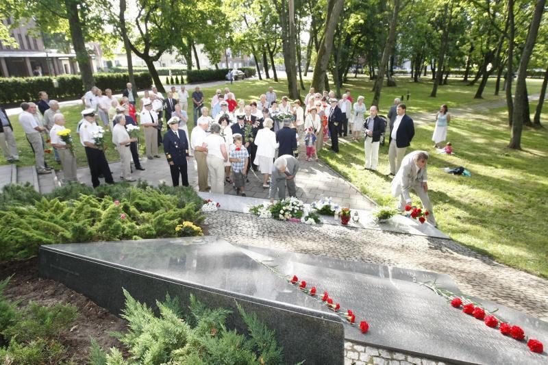 Skulptūrų parke pagerbta žuvusi laivo „Linkuva“ įgula