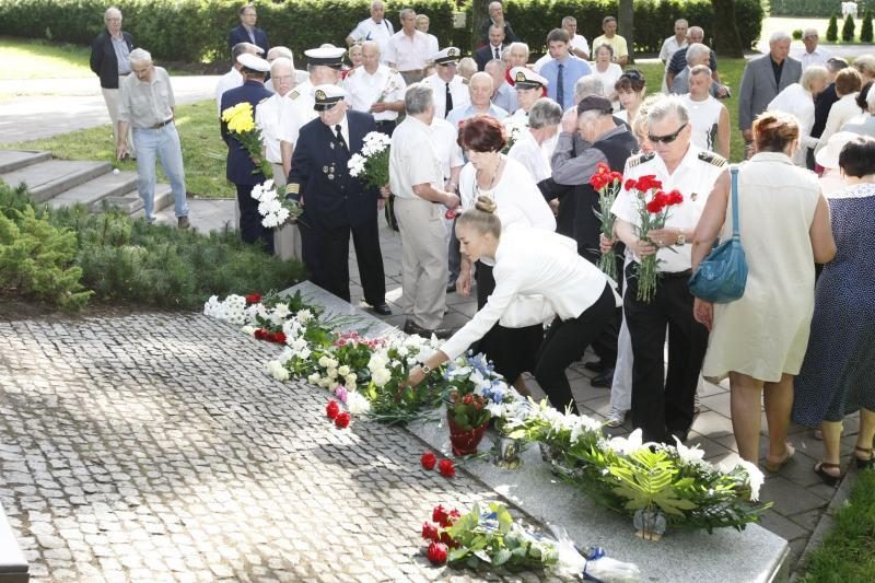 Skulptūrų parke pagerbta žuvusi laivo „Linkuva“ įgula