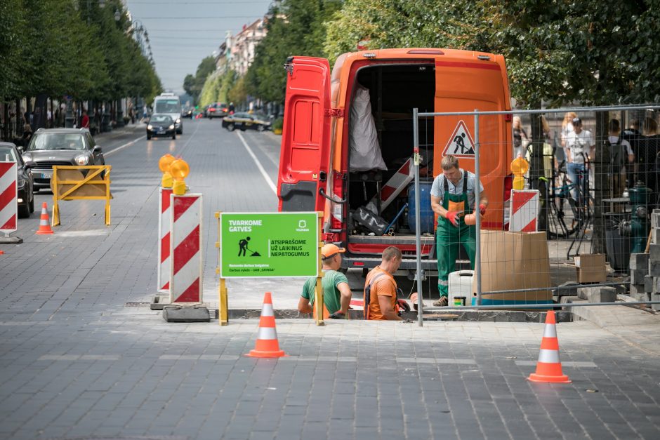 Gedimino prospekte eismą ribos nauji modernūs užtvarai