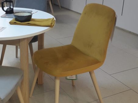 Skelbimas - Naujas stalas + 2 naujos kėdės