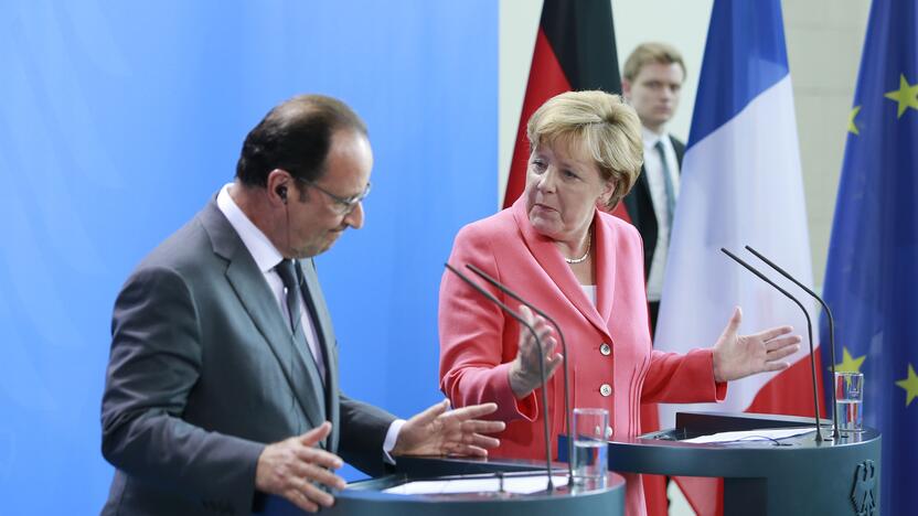 Francois Hollande ir Angela Merkel