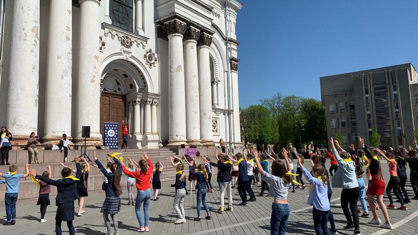 Masinis vaikų flashmob‘as 