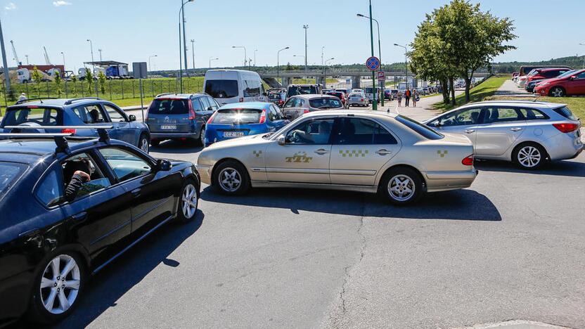 Automobilių eilės į Neringą