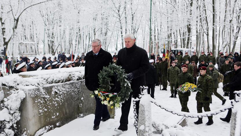 Žuvusiųjų pagerbimo ceremoniją prie paminklo 1923 m. sukilimo dalyviams