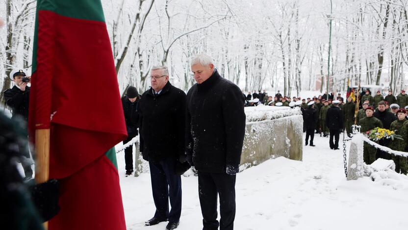 Žuvusiųjų pagerbimo ceremoniją prie paminklo 1923 m. sukilimo dalyviams