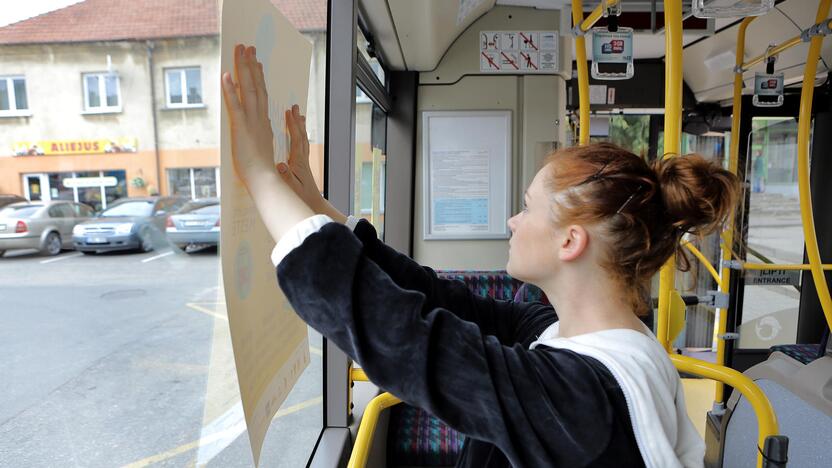 Jaunimo teatras papuošė autobusą