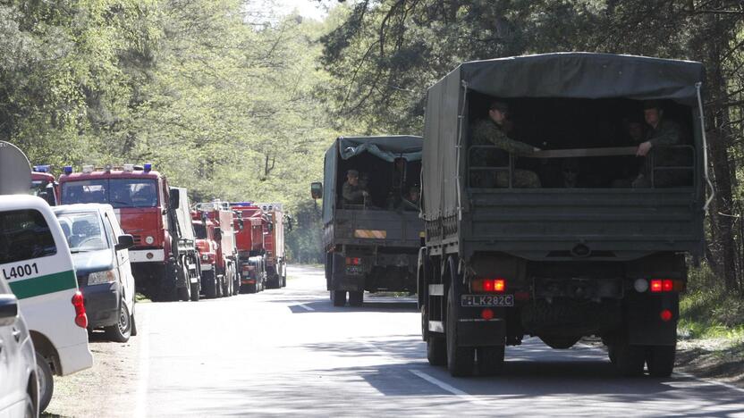 Kuršių nerijos gaisrą sutramdė gausios ugniagesių ir kariškių pajėgos