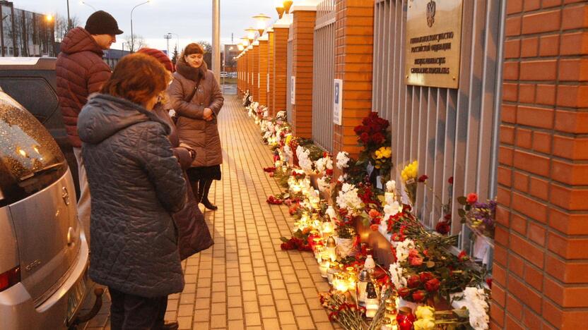 Klaipėdiečiai pagerbė sudužusio Juodojoje jūroje lėktuvo aukas