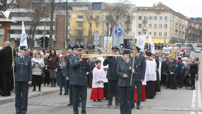 Klaipėdos tikintieji ėjo Kryžiaus kelią