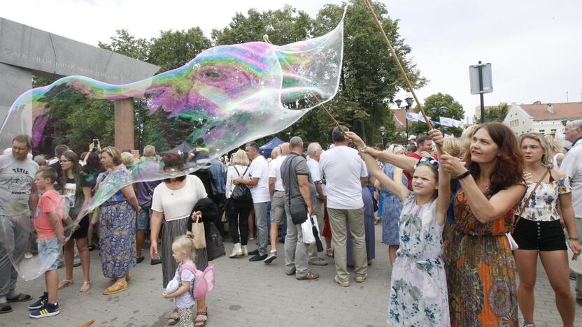 Linksmybės patiems mažiausiems Jūros šventės dalyviams 