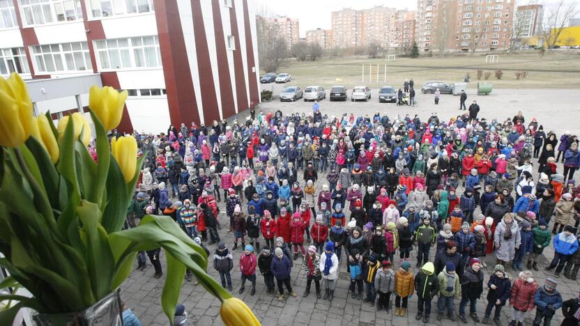 Mokinių šokis Kovo 11-osios proga