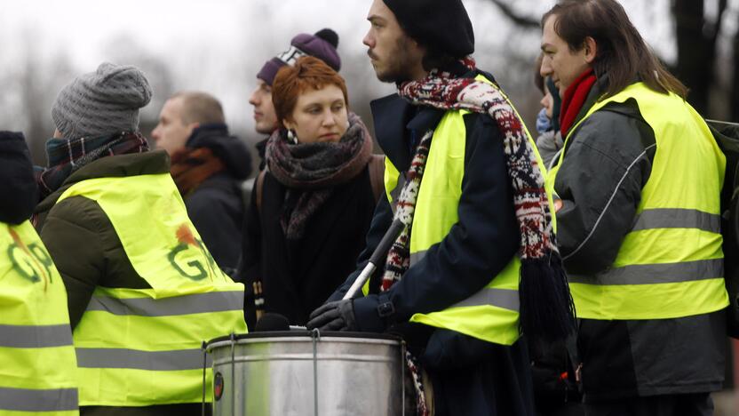 S. Dariaus ir S. Girėno stadioną stačiusių turkų protesto akcija