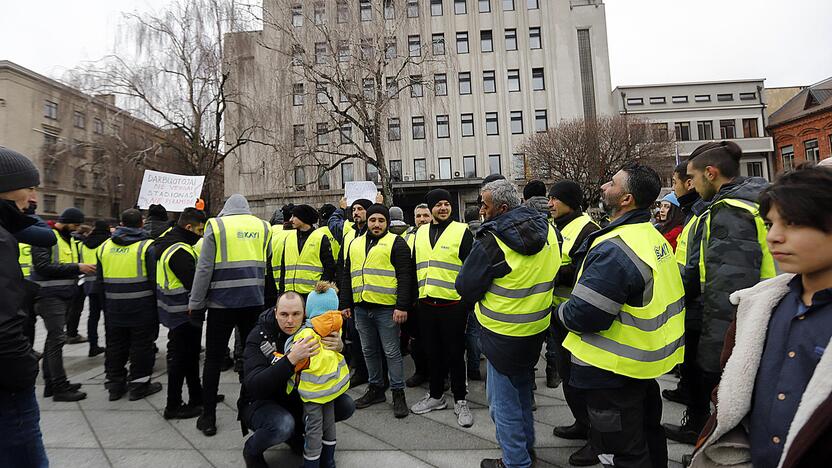 S. Dariaus ir S. Girėno stadioną stačiusių turkų protesto akcija