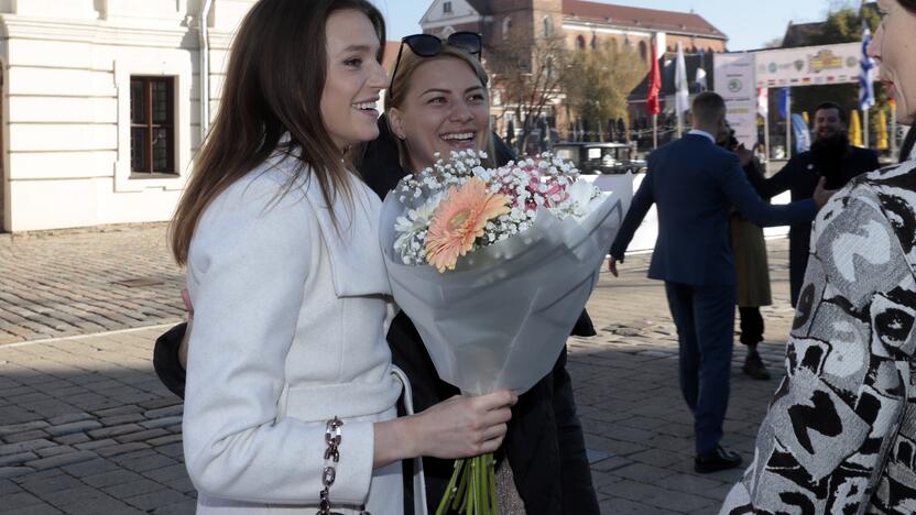 Kauno rotušėje susituokė „Žalgirio“ direktorius P. Motiejūnas ir K. Sklenytė