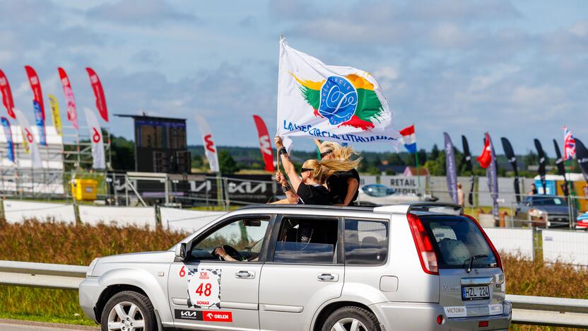 „108 km Moterų iššūkio“ lenktynių startas