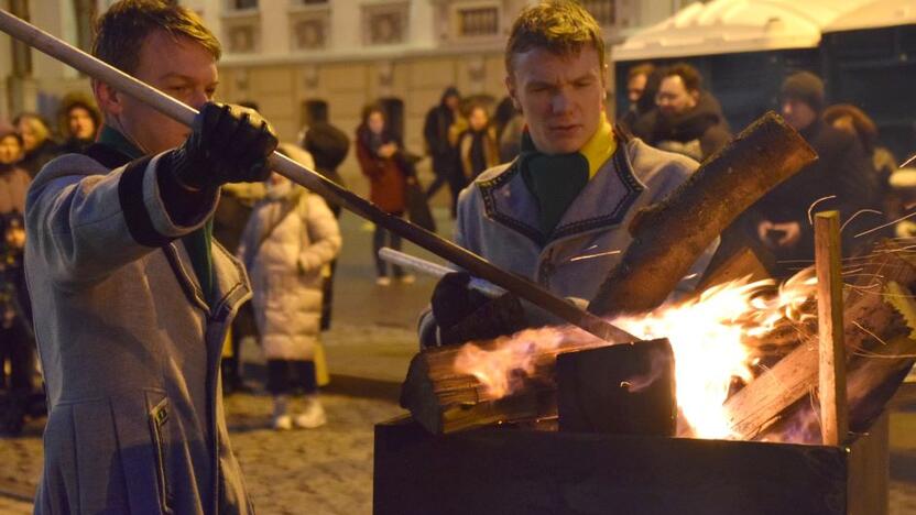 Tradicija: Sausio 13-ajai paminėti prie Klaipėdos savivaldybės vėl degs atminimo laužai.