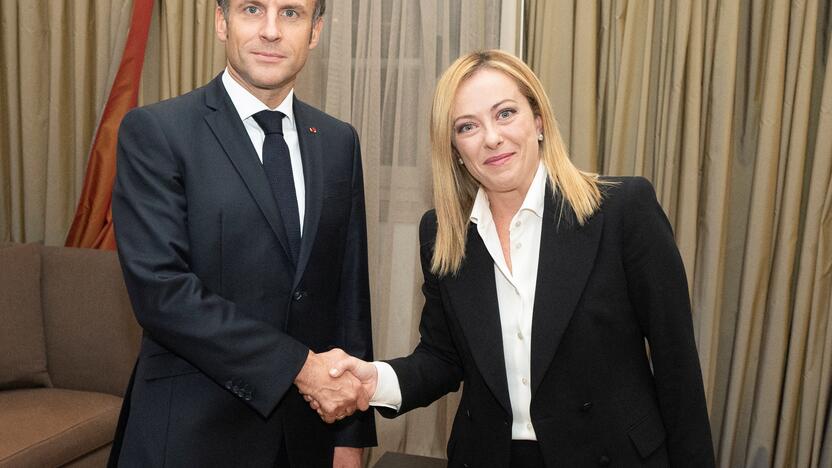 Giorgia Meloni ir Emmanuel Macron