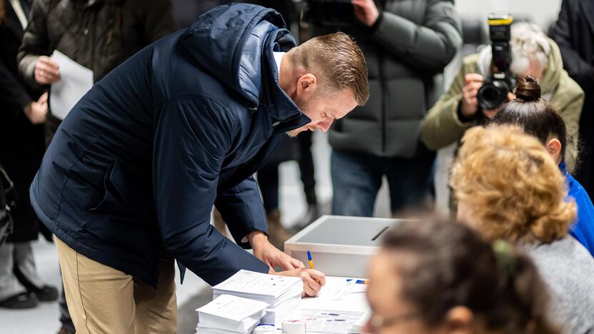 Lietuvoje prasidėjo išankstinis balsavimas savivaldybių tarybų ir merų rinkimuose