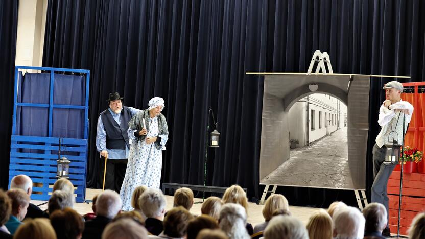 Pradžia: Kauno rajono TAU vienuolikti mokslo metai prasidėjo Voškonių teatro „Siena“ suvaidinta komedija.