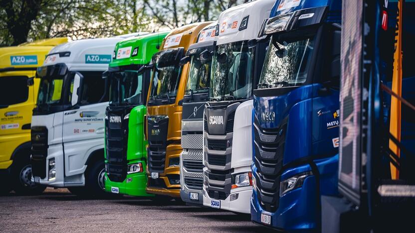 Dalyviai: po du modelius į konkursą užregistravo „Scania“ ir „Volvo Trucks“ gamintojai.