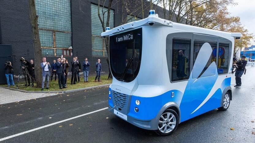 Rinka: estų sukurtą naujos kartos autonominį automobilį „MiCa“ pirmoji įsigijo Japonija.