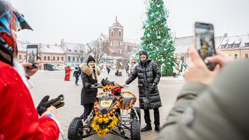 Ratuoti Kalėdų Seneliai aplankė Kauną