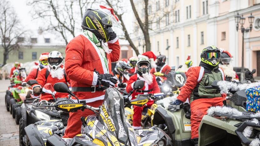 Ratuoti Kalėdų Seneliai aplankė Kauną