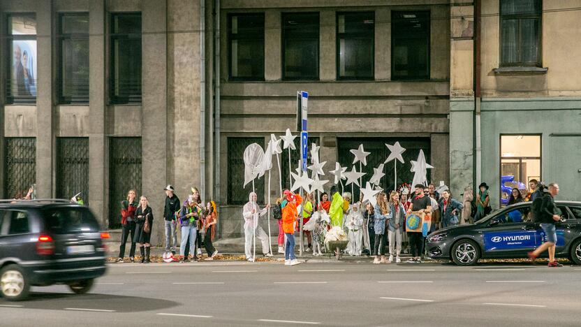 Kopimas į Parodos kalną Fluxus stiliumi