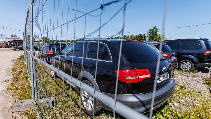 Nelogiška: LTSA pasiūlymas laikyti odometro rodmenų sumažėjimą esminiu defektu neturės jokios įtakos iš užsienio įvežamiems automobiliams.