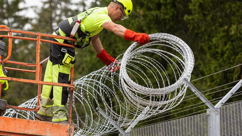 Švenčionių rajone vykdomo fizinio barjero statybos